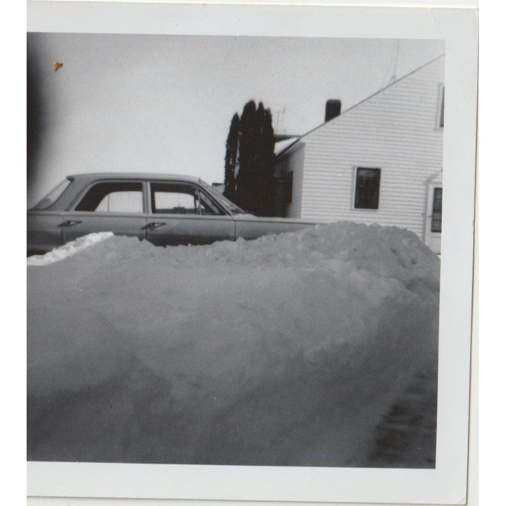 Snapshot Photo 1960s Snowdrift Car White House Chimney Handwritten Note